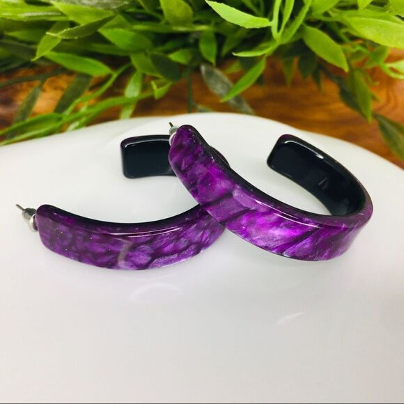 Vintage Purple Marbled Pearlescent Resin Open Hoop Earrings 4314 - Picture 3 of 5